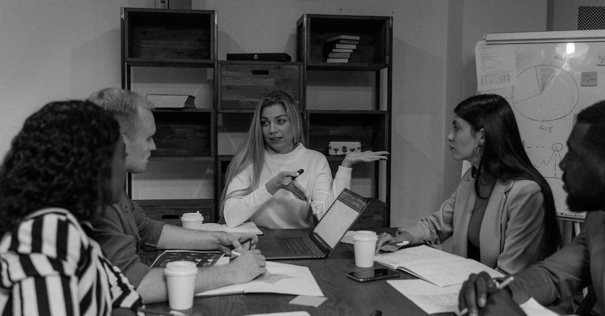 三五互联实名账号：实名账号对于风险管理和预警的重要性